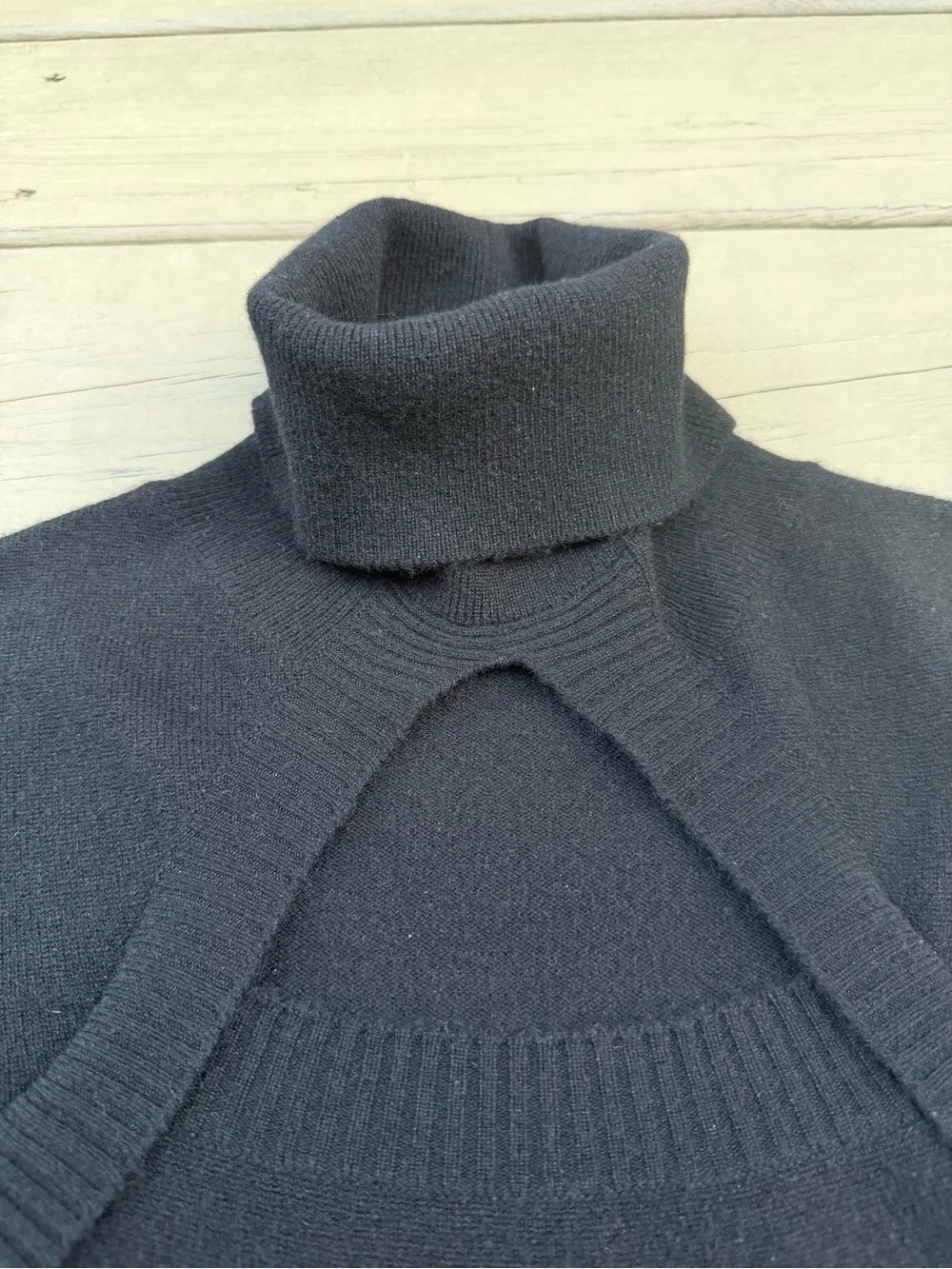CHANEL Black Turtleneck Long Sleeve Cashmere Sweater size 40